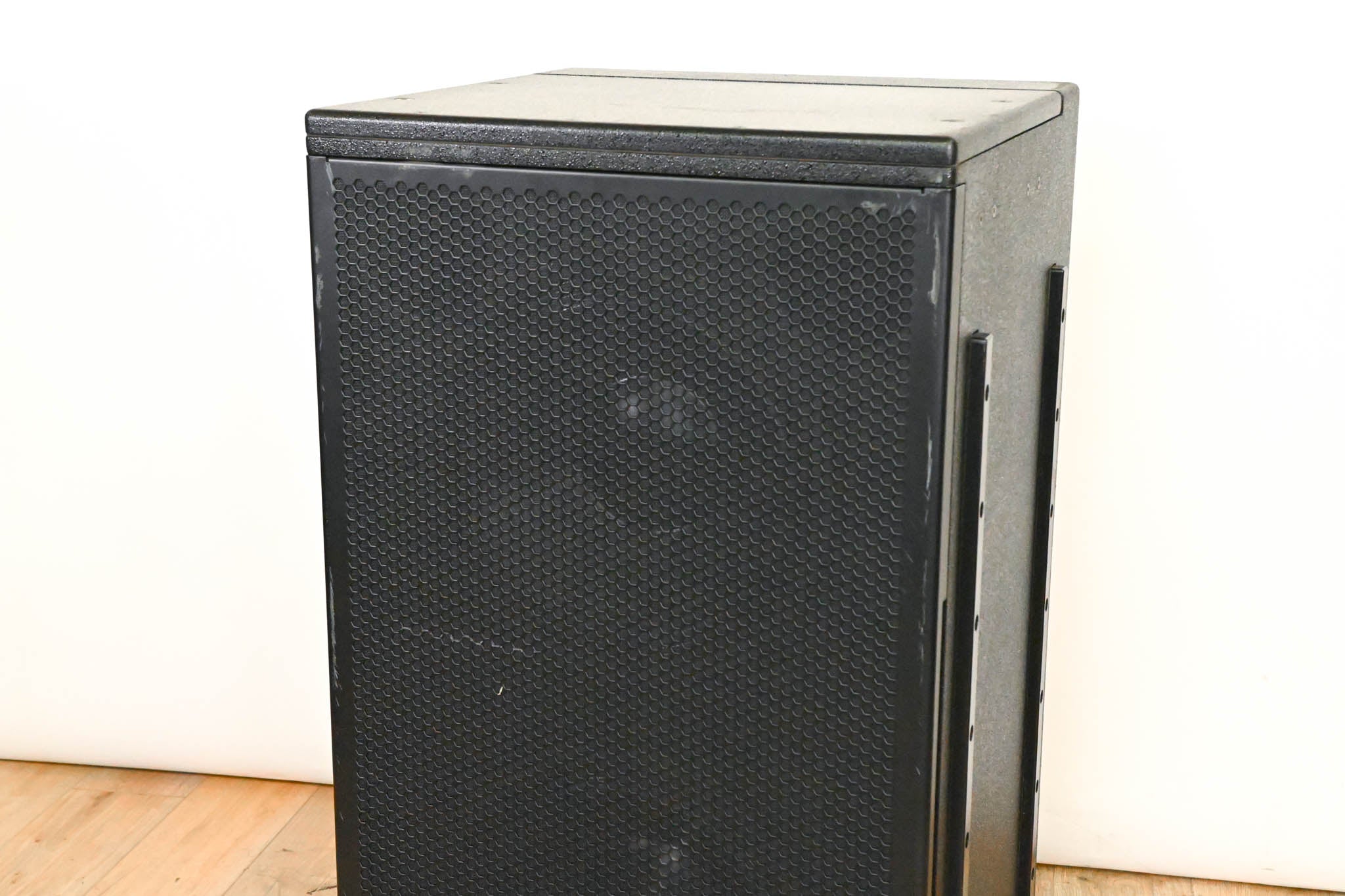 Meyer Sound 600-HP Compact High-Power Subwoofer