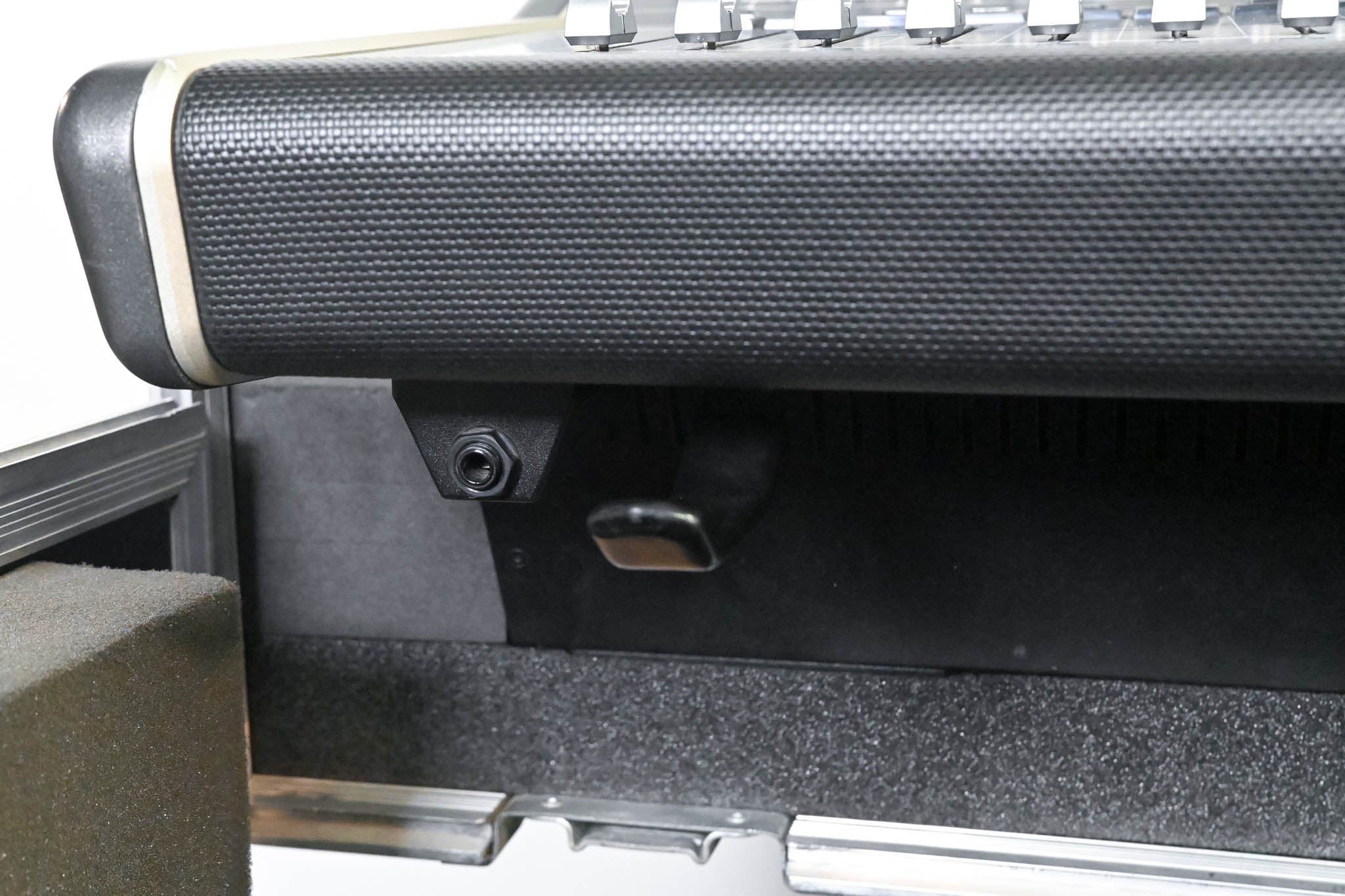 DiGiCo SD5 Digital Mixing Console with Road Case