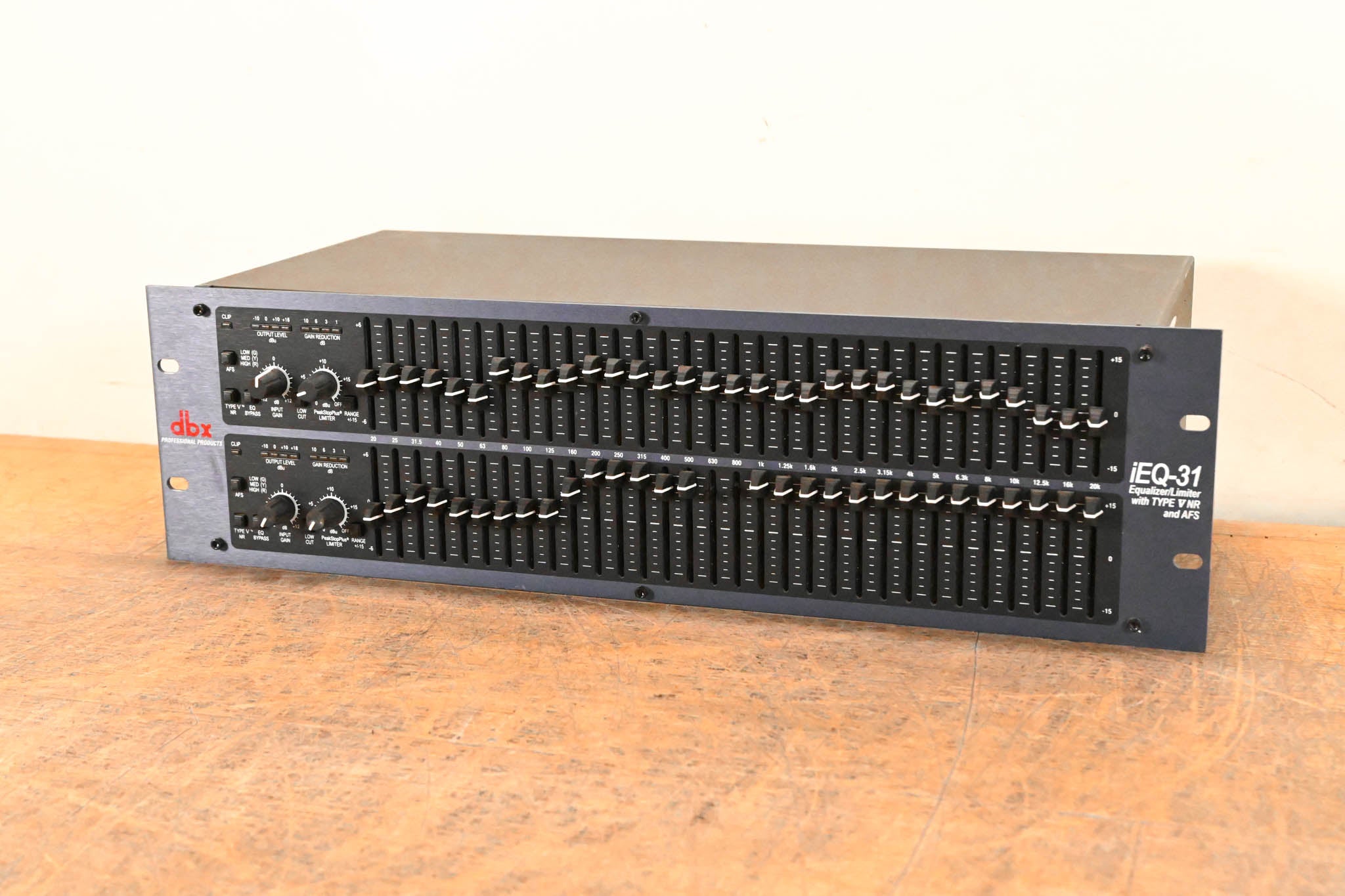 dbx iEQ-31 Dual 31-Band Graphic Equalizer/Limiter