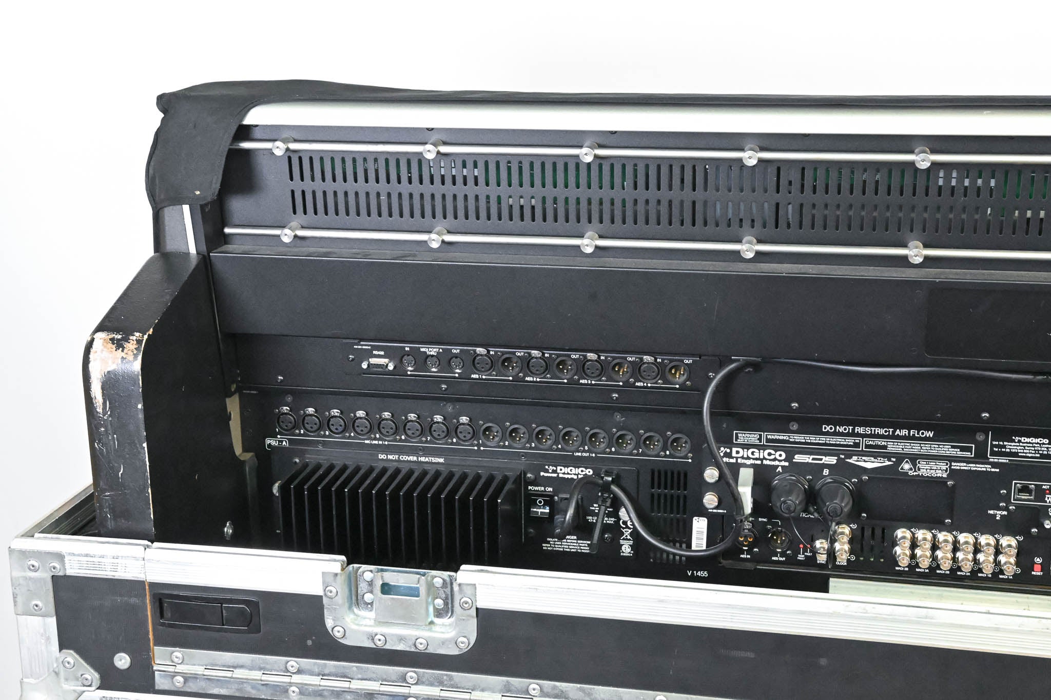 DiGiCo SD5 Digital Mixing Console with Road Case