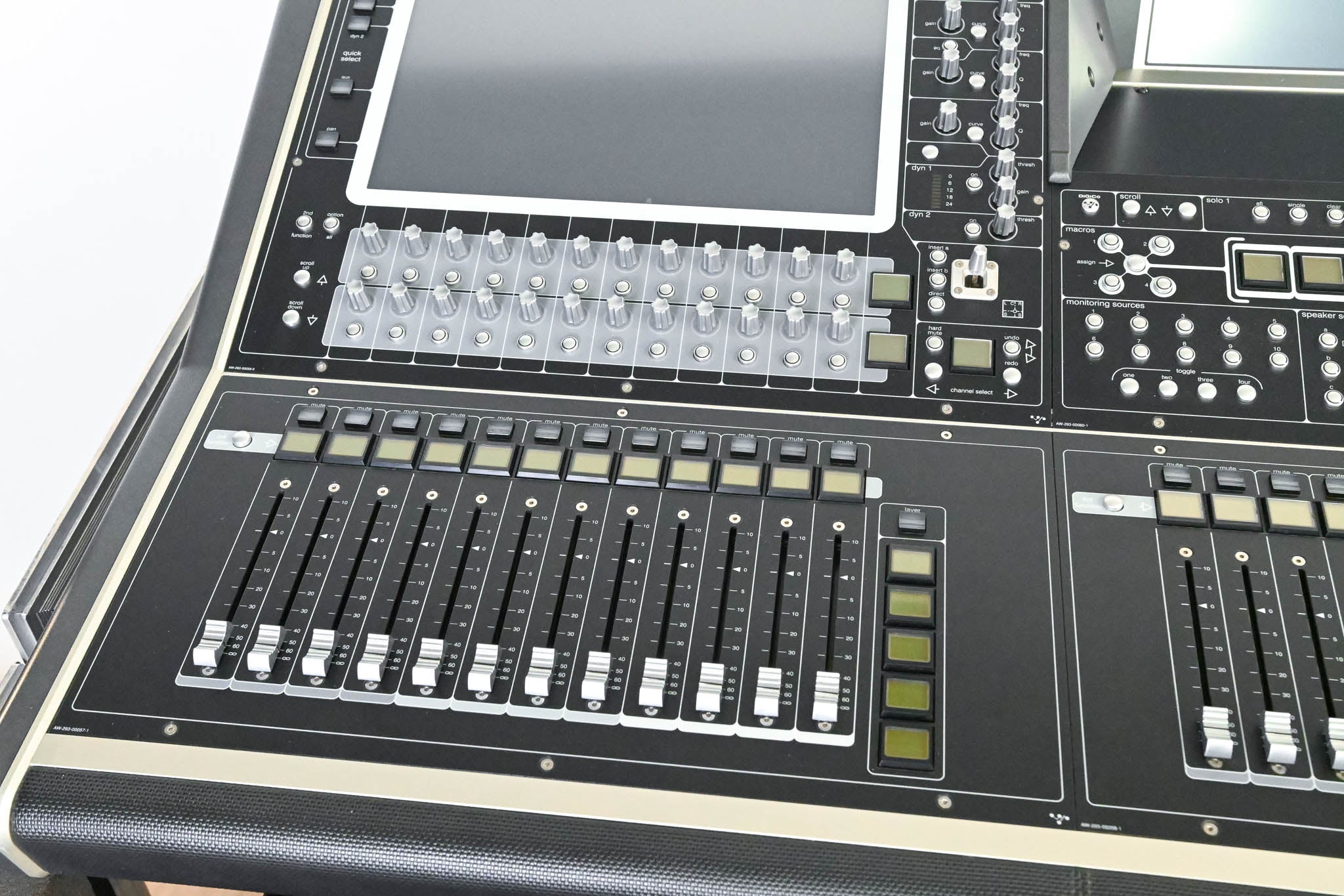 DiGiCo SD5 Digital Mixing Console with Road Case