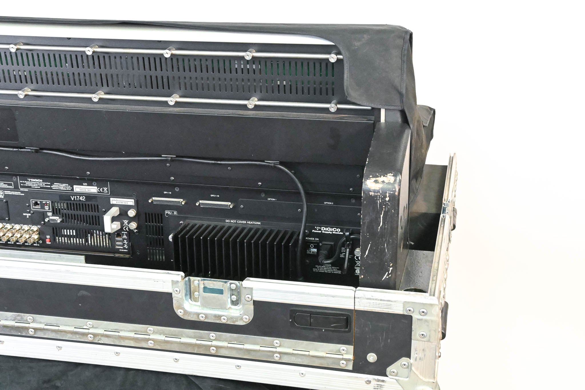 DiGiCo SD5 Digital Mixing Console with Road Case