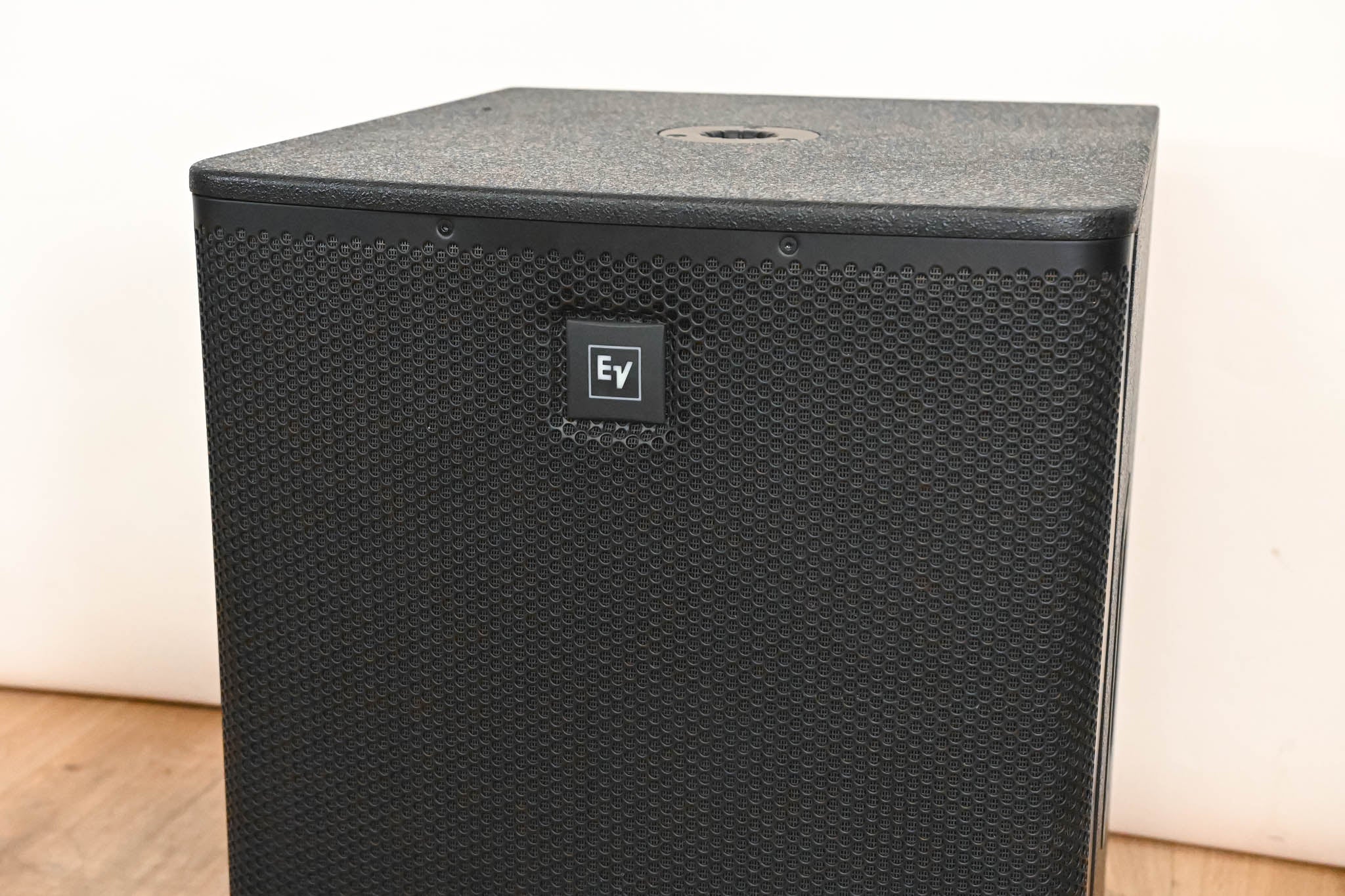 Electro-Voice (EV) ELX118 18" Passive Subwoofer