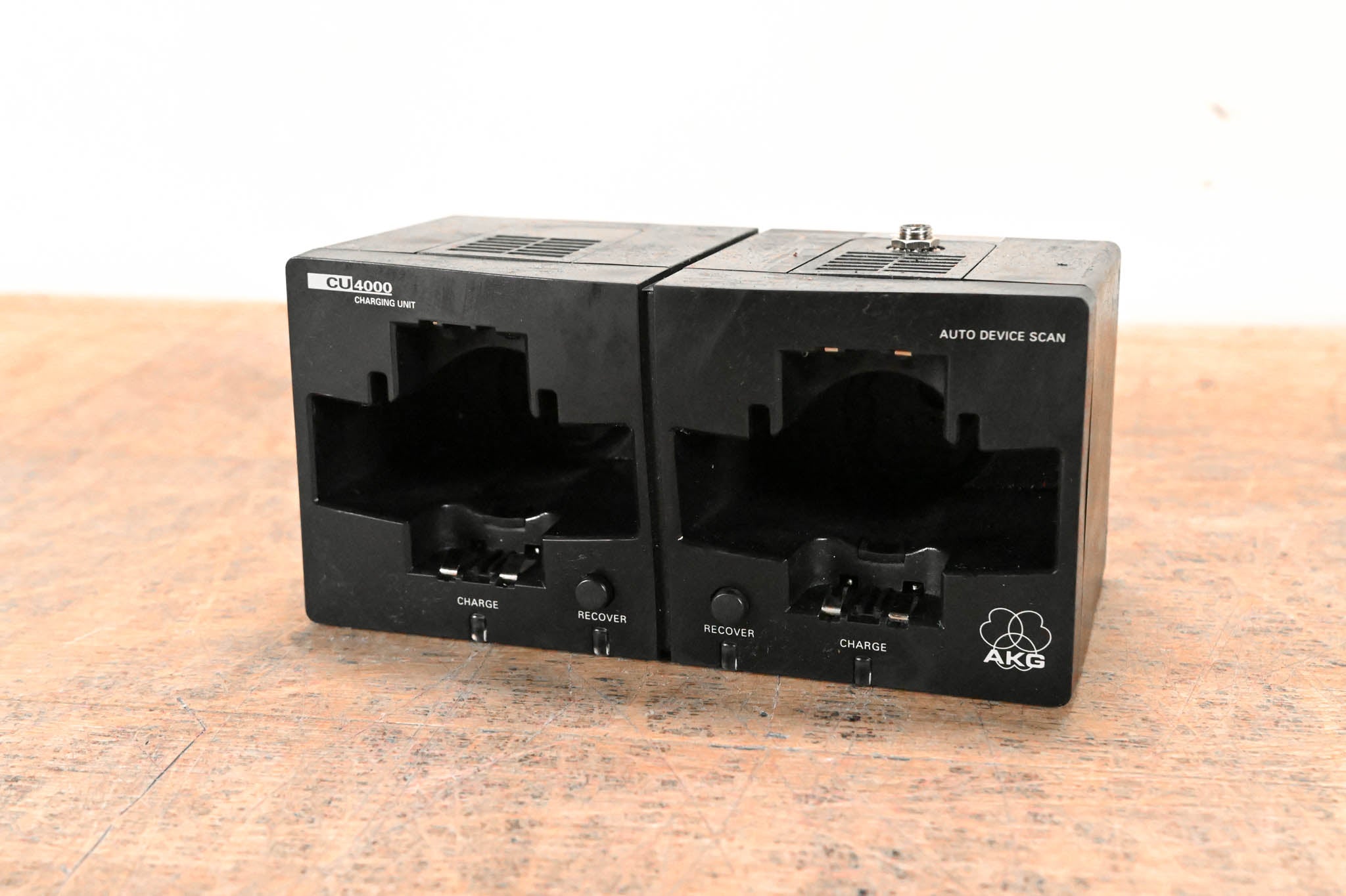 AKG CU4000 Charging Unit for HT4500 and PT4500 (NO POWER SUPPLY)
